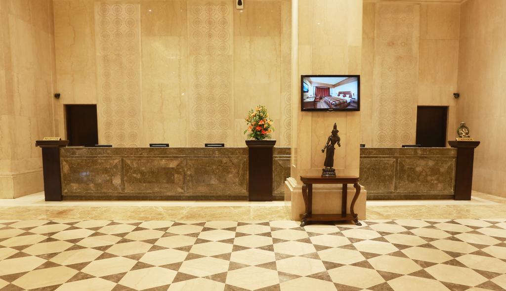 The Ashok, New Delhi Nova Deli Exterior foto The lobby of the hotel