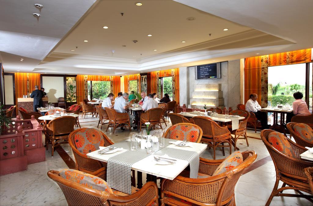 The Ashok, New Delhi Nova Deli Exterior foto The restaurant