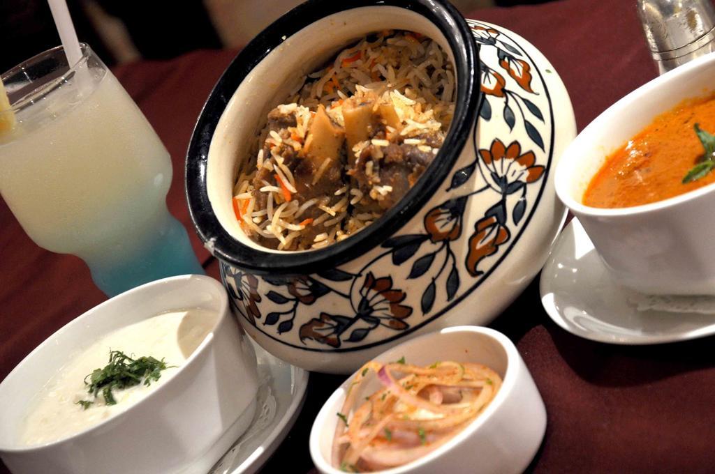 The Ashok, New Delhi Nova Deli Exterior foto Hyderabadi biryani
