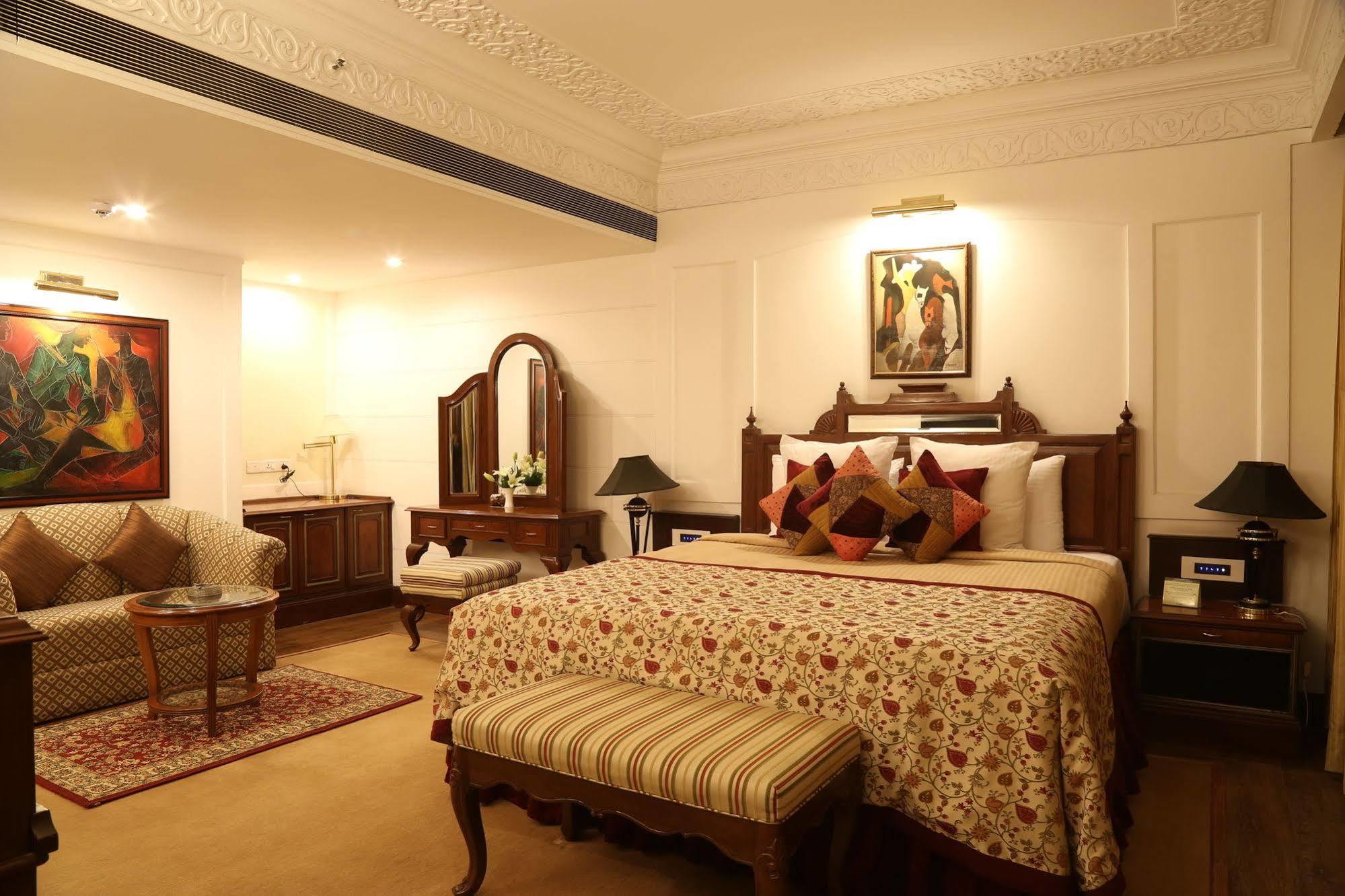 The Ashok, New Delhi Nova Deli Exterior foto A bedroom at the Imperial Hotel