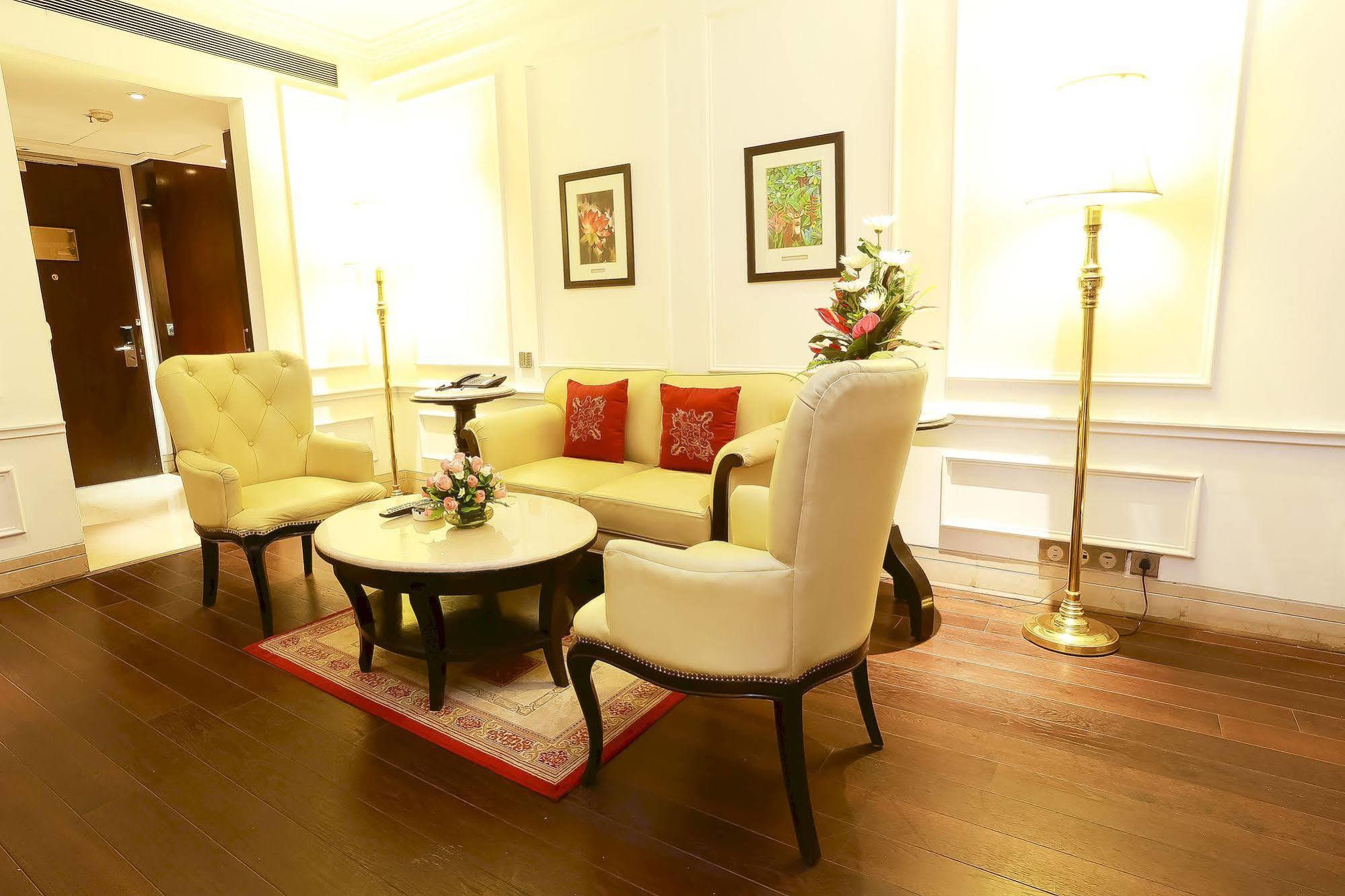 The Ashok, New Delhi Nova Deli Exterior foto A living room at the Imperial Hotel