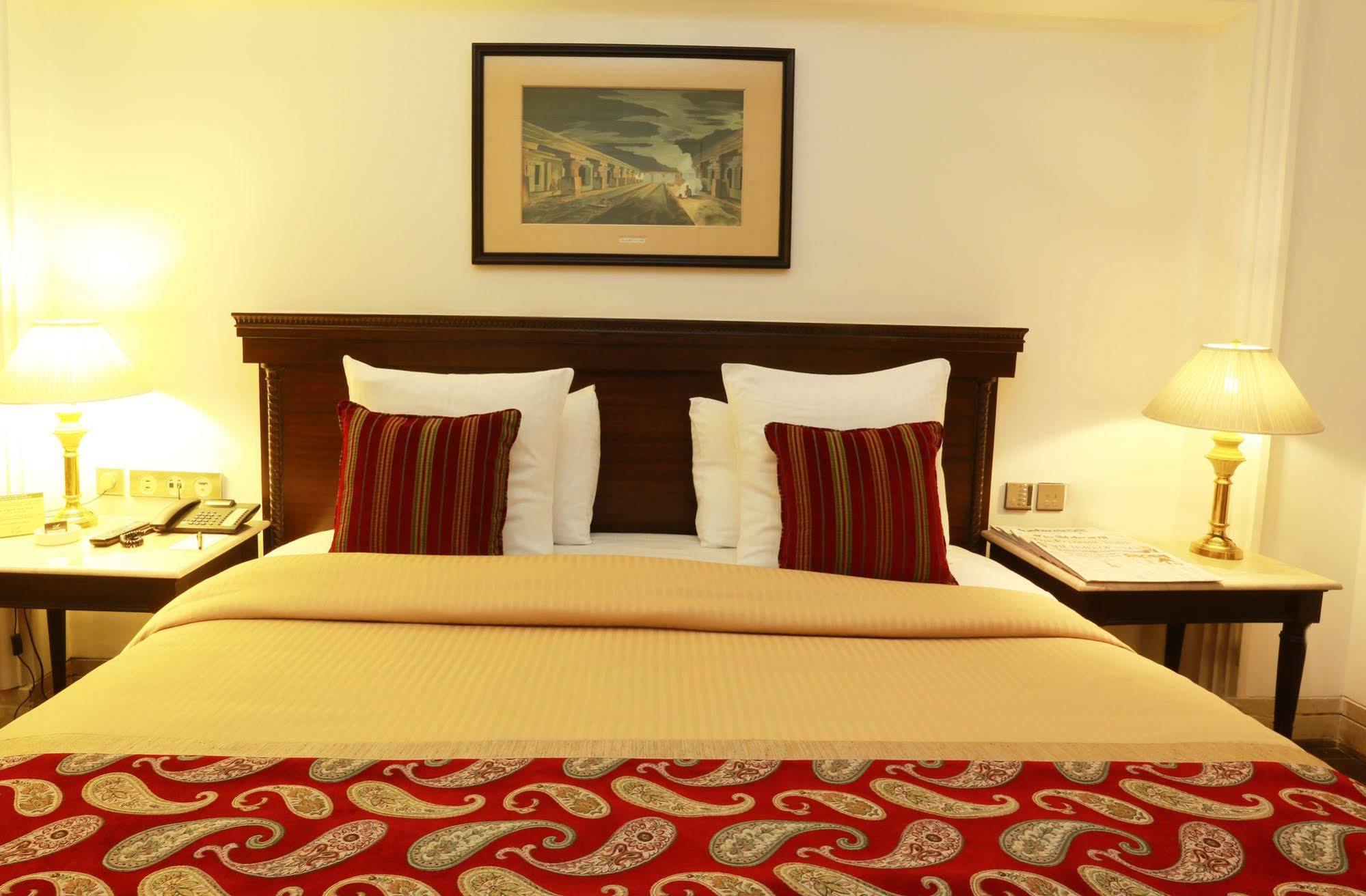 The Ashok, New Delhi Nova Deli Exterior foto A bedroom at the Taj Mahal Palace