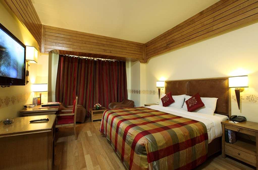 The Ashok, New Delhi Nova Deli Quarto foto A room at the hotel